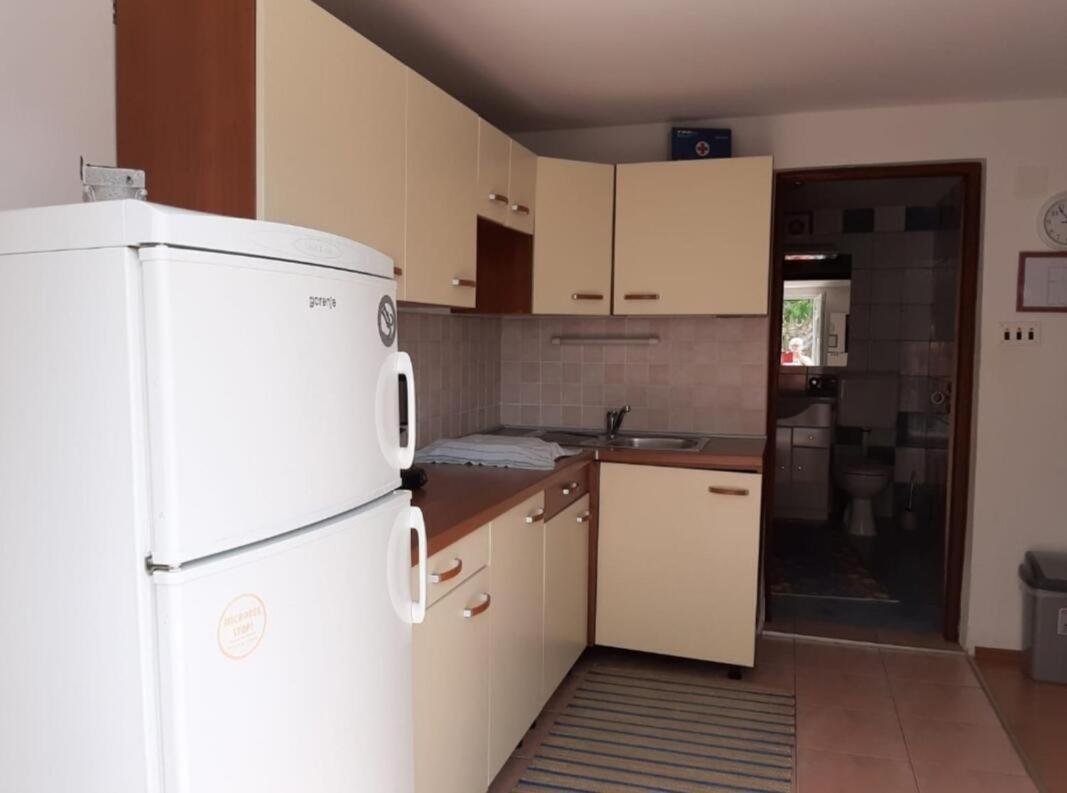 Apartments With A Parking Space Cizici, Krk - 15415 Malinska Exterior photo